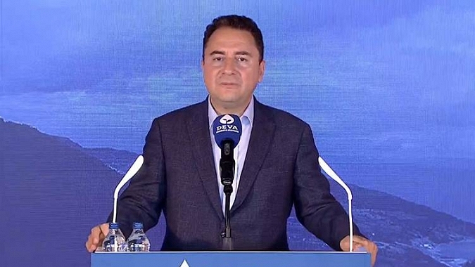 Ali Babacan'dan hükümete sert eleştiri