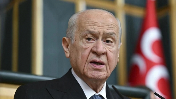 Bahçeli'ye bozkurt tablosu hediye edildi